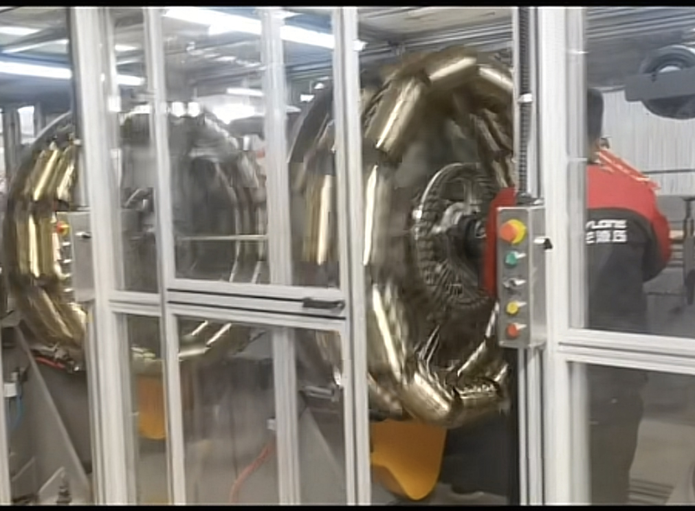 金钟匠心制造一一大口径钢丝胶管缠绕机